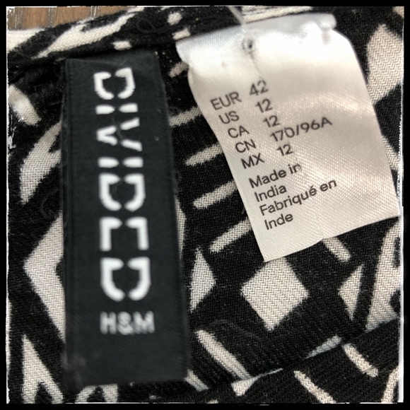 🖤 🔲 ⚫️ Fun Patterned Divided Dress ⚫️ 🔲 🖤 - Picture 5 of 6